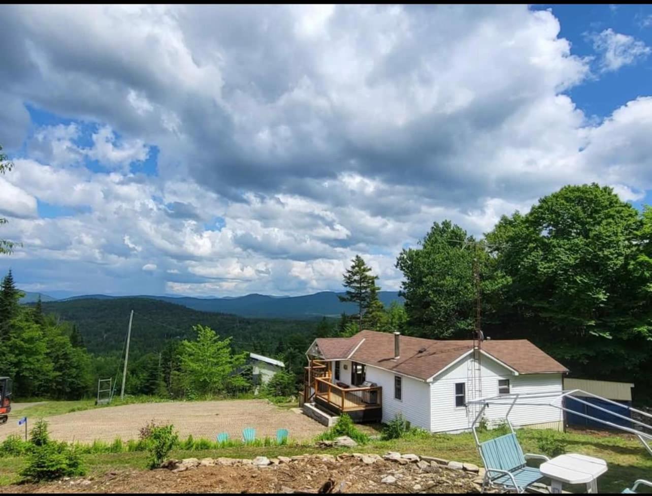 Cozy Chalet With Breathtaking Mountain View Villa Notre-Dame-Des-Bois Eksteriør bilde